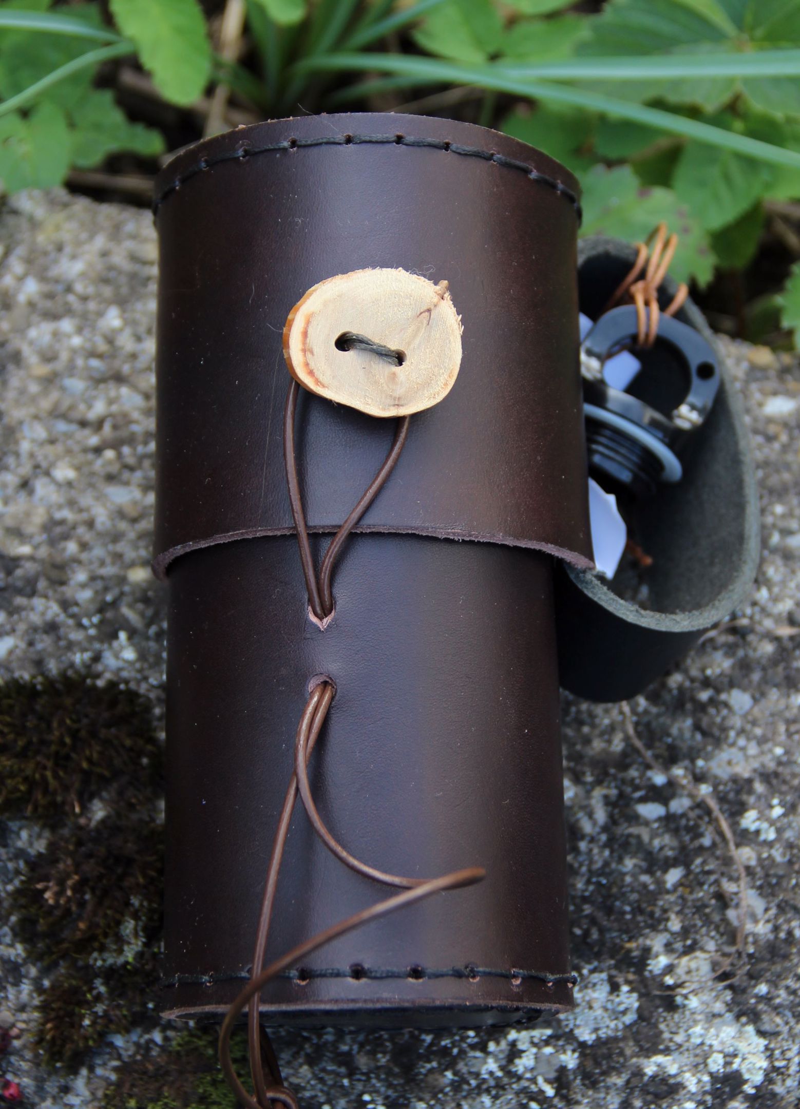 kleine braune Halterung